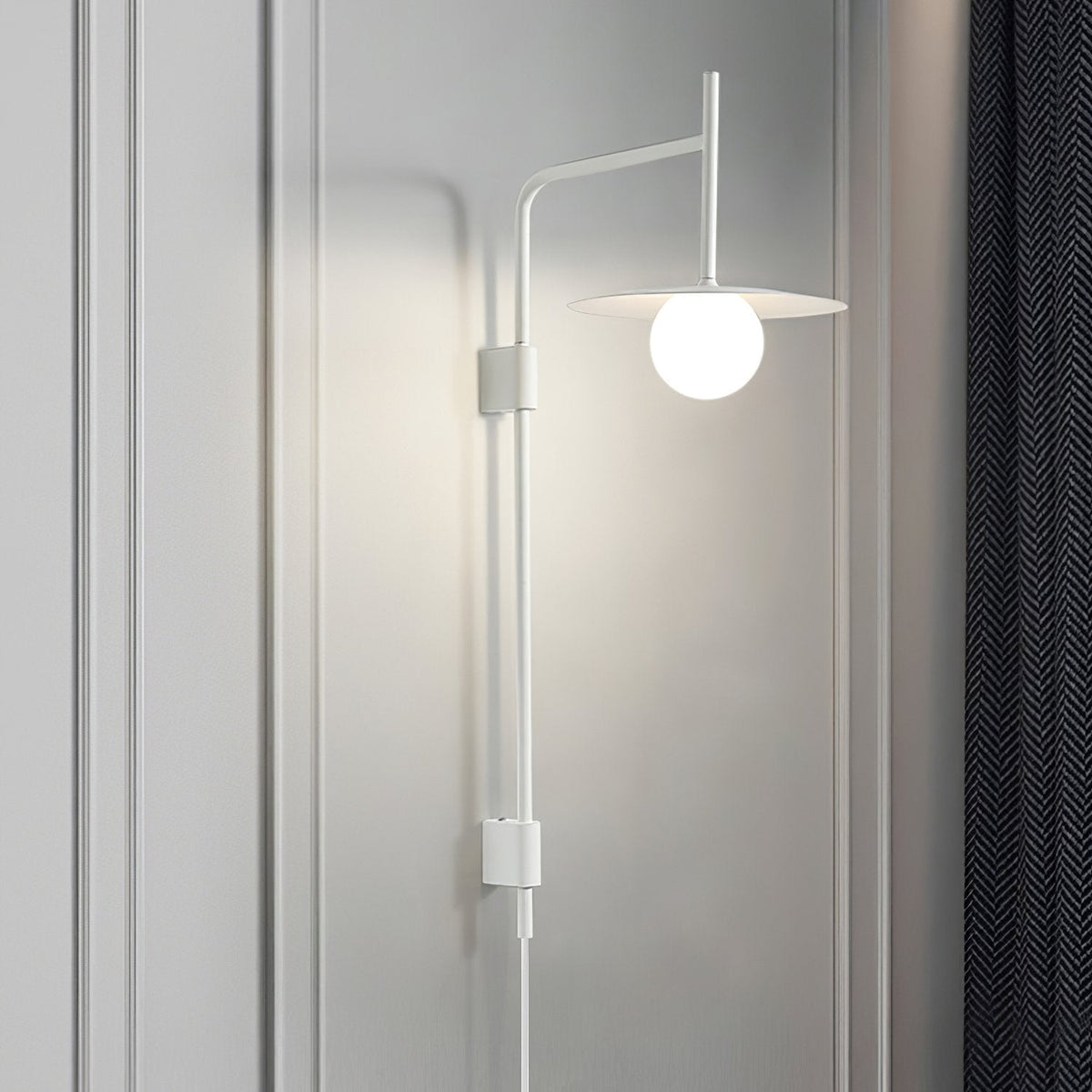 Paxon aplique de pared Swing Arm con vidrio enchufable