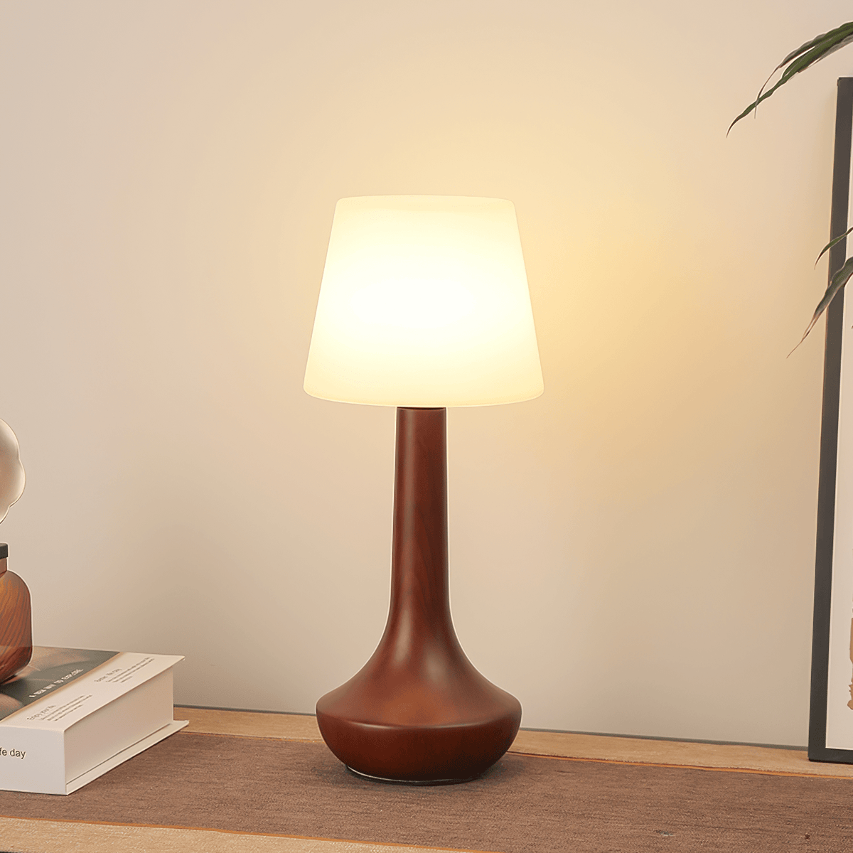 Bello lámpara de mesa de madera