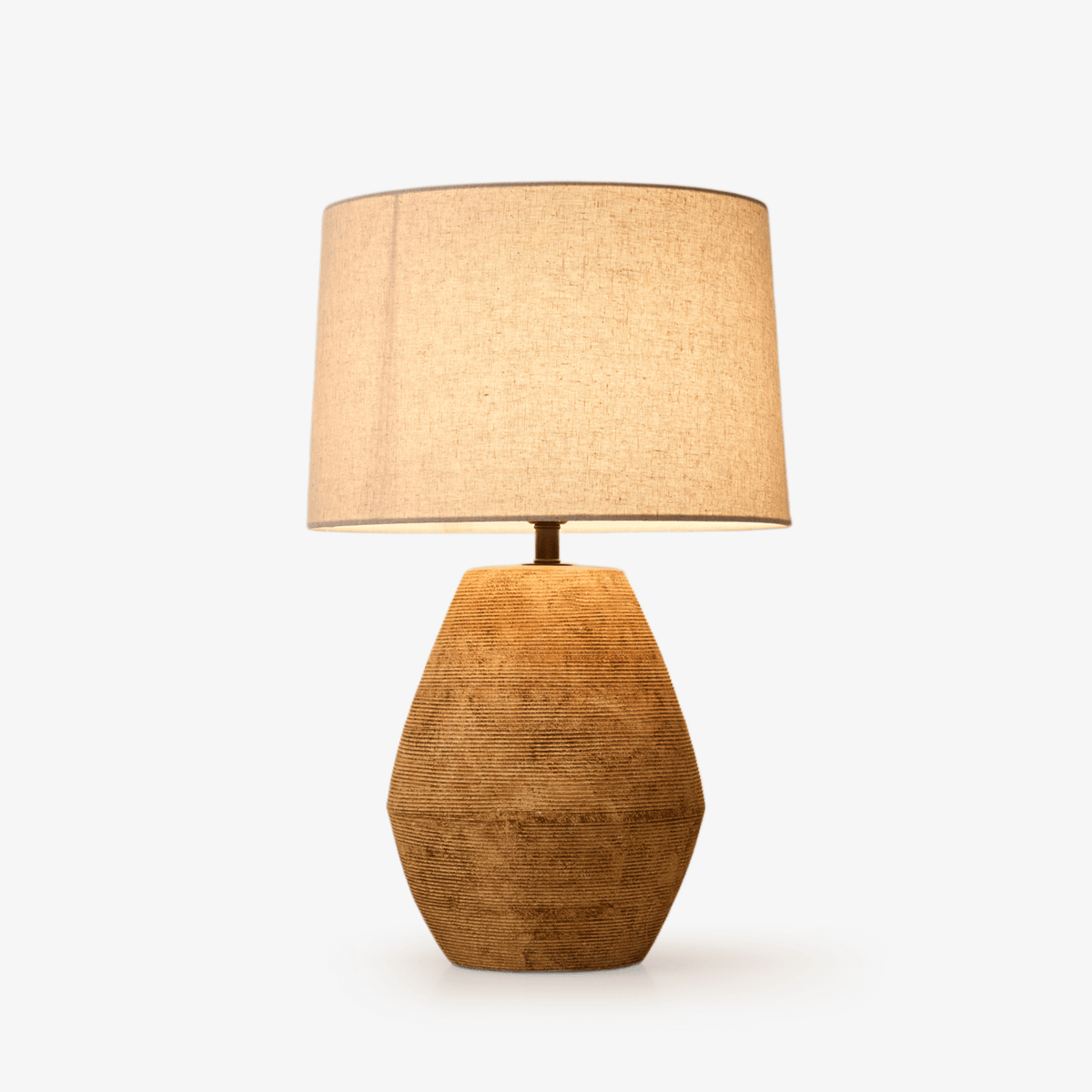 Lámpara de mesa texturada en tono terracota