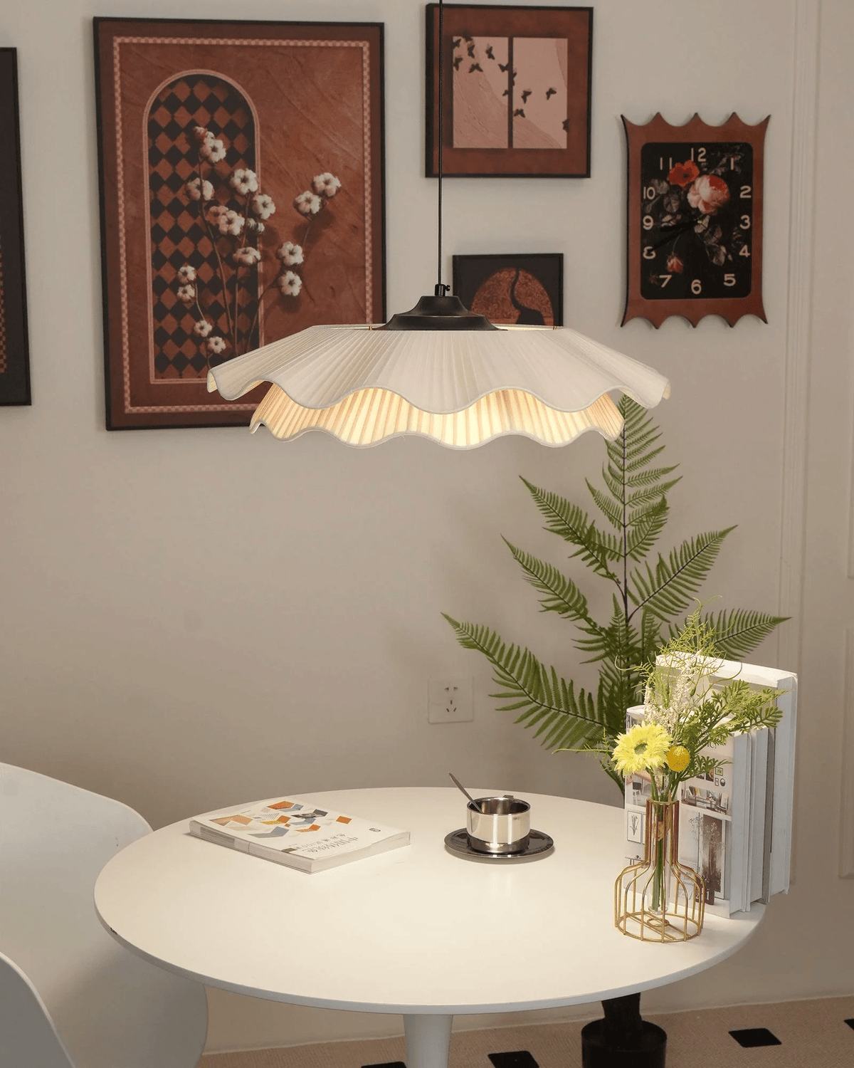 Ellorel lámpara colgante elegancia onda de latón con pantalla de tejido