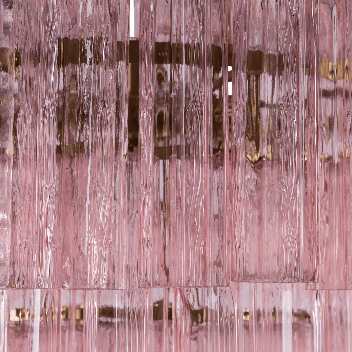 Eiraora lámpara de araña rosa con capas de vidrio en forma de prisma elegante