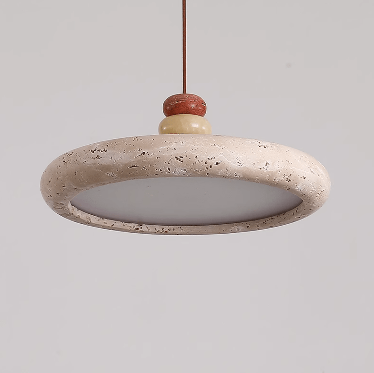 Cuvarora lámpara colgante de disco en travertino