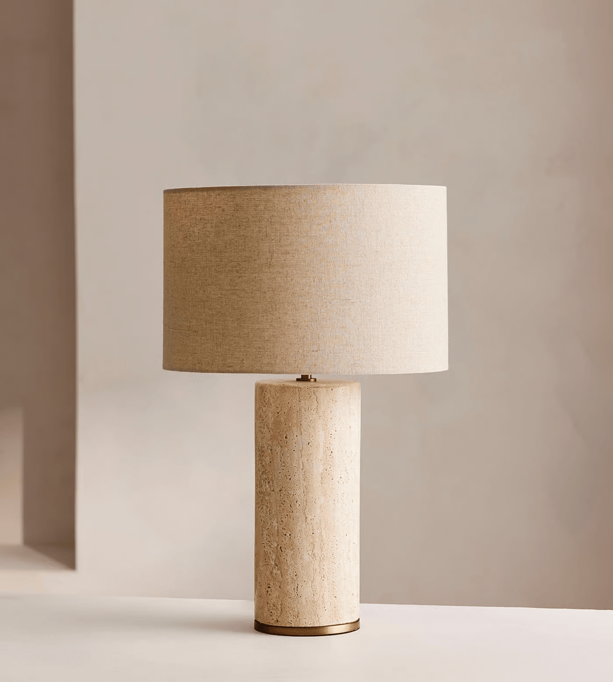 Vonoryra lámpara de mesa cilíndrica de travertino