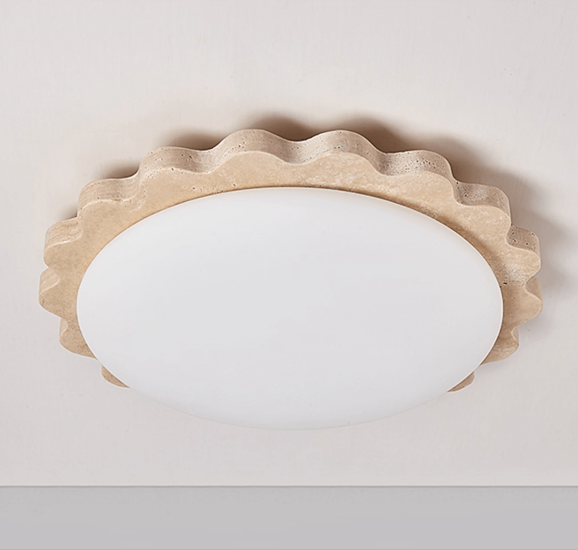 Crestwood travertino Scallop Edge lámpara de techo