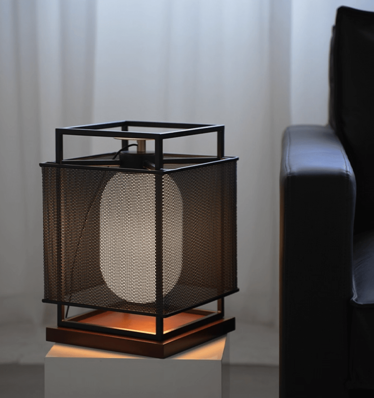 Bravik lámpara de mesa