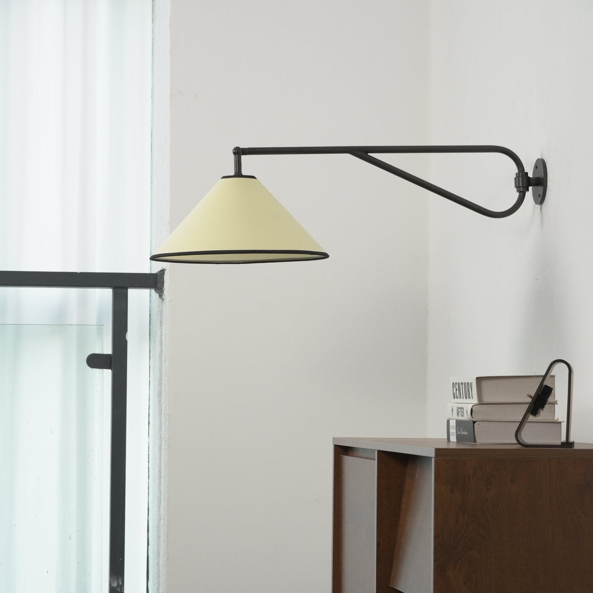 Zane aplique de pared minimalista con brazo oscilante y pantalla de tejido