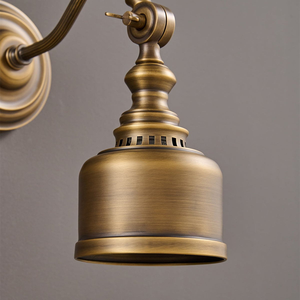 Orelelenne aplique de pared Gooseneck