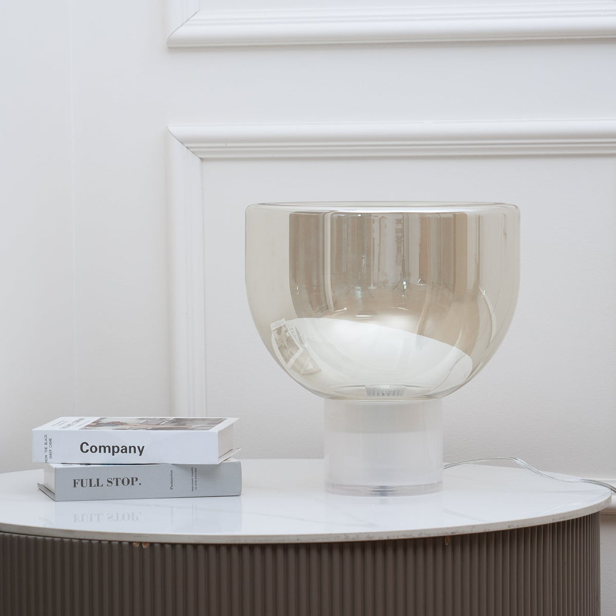 Cavm lámpara de mesa elegante de vidrio