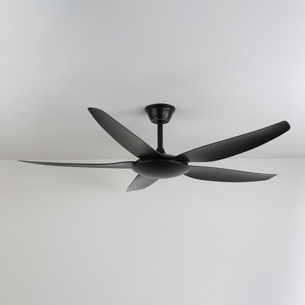 Onyxa ventilador de techo con luz minimalista
