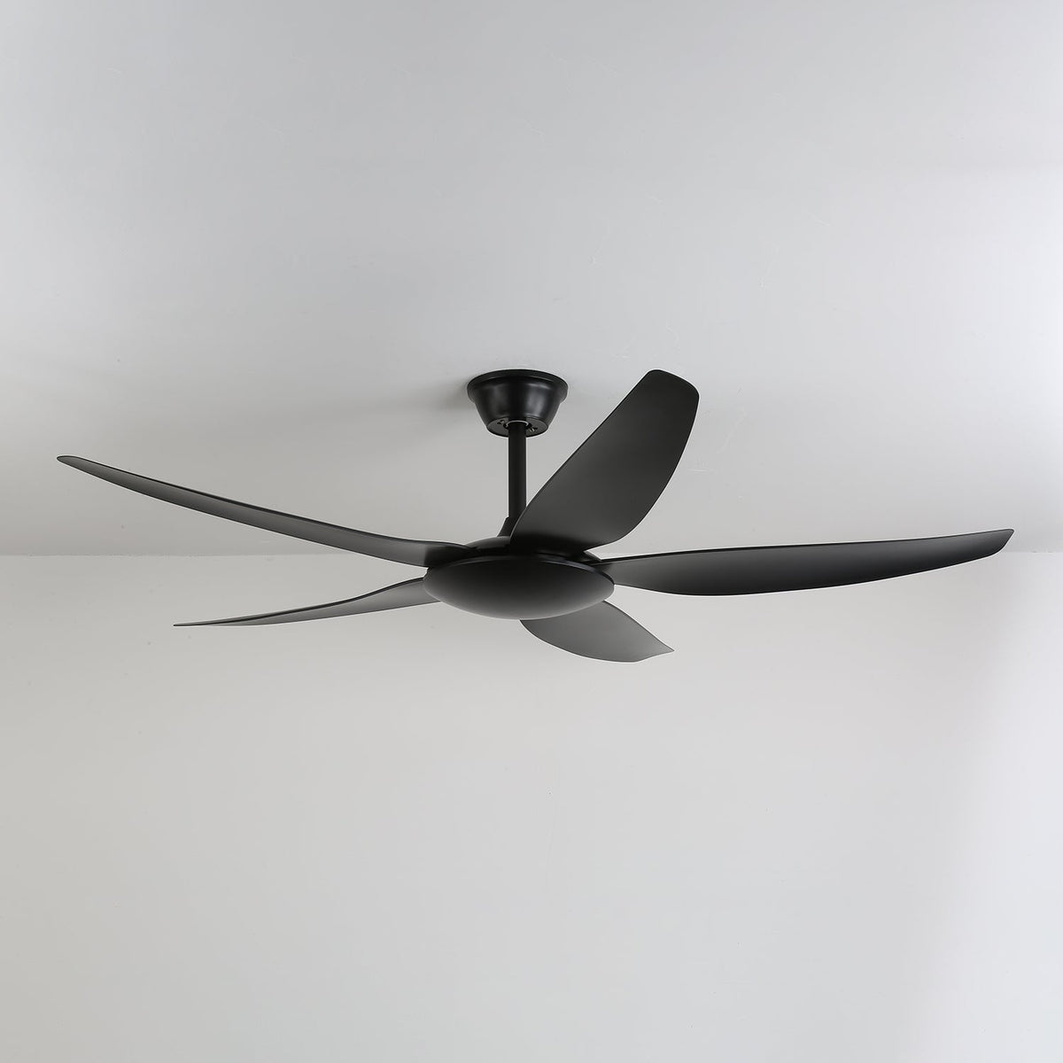 Onyxa ventilador de techo con luz minimalista