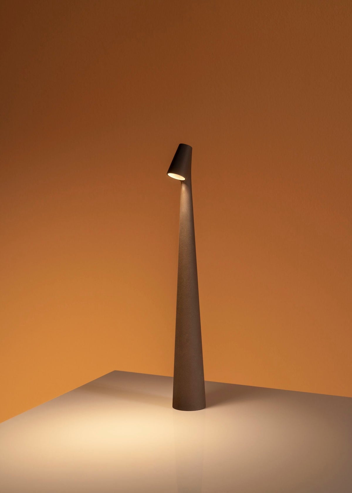 Nirerora lámpara de mesa de acrílico minimalista