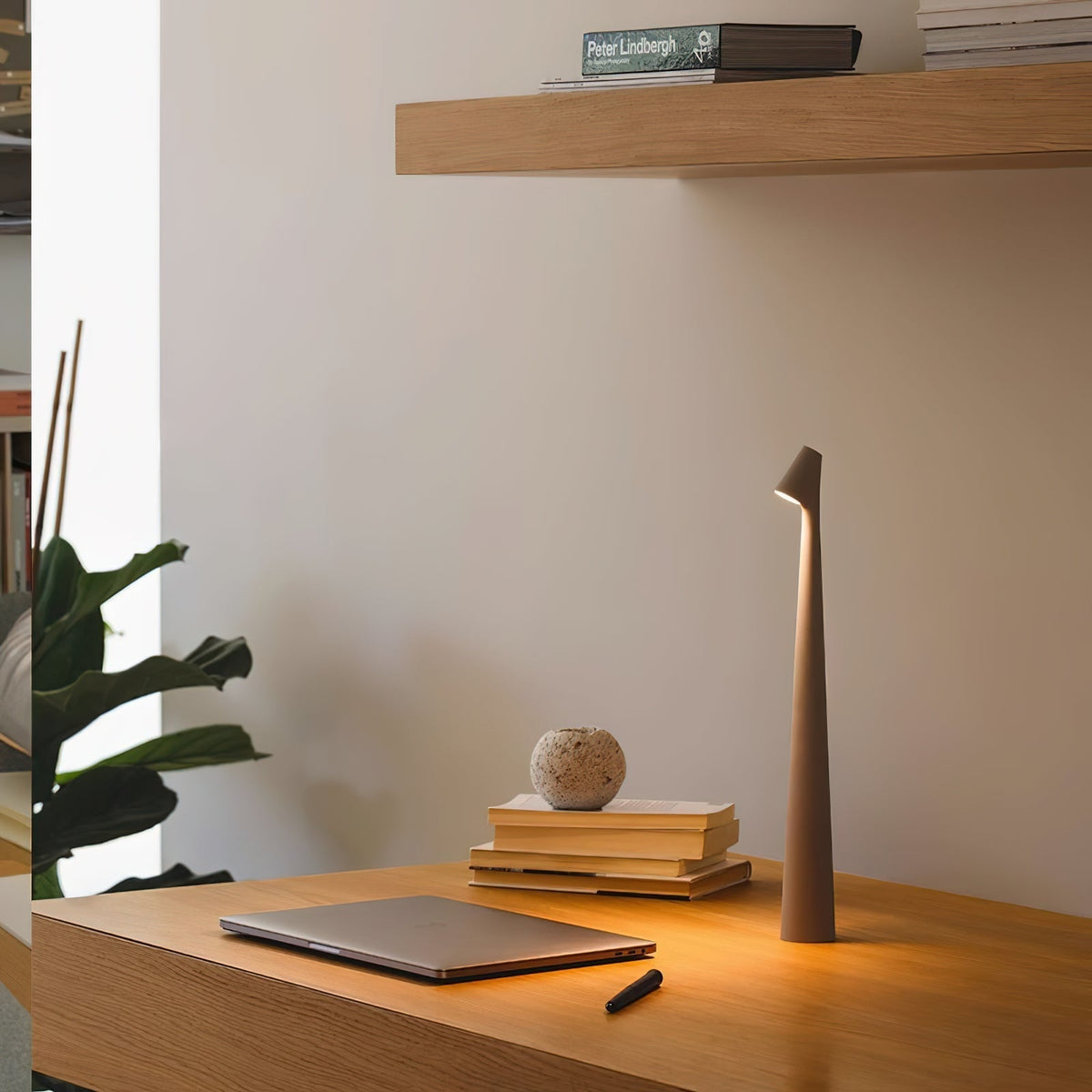 Nirerora lámpara de mesa de acrílico minimalista