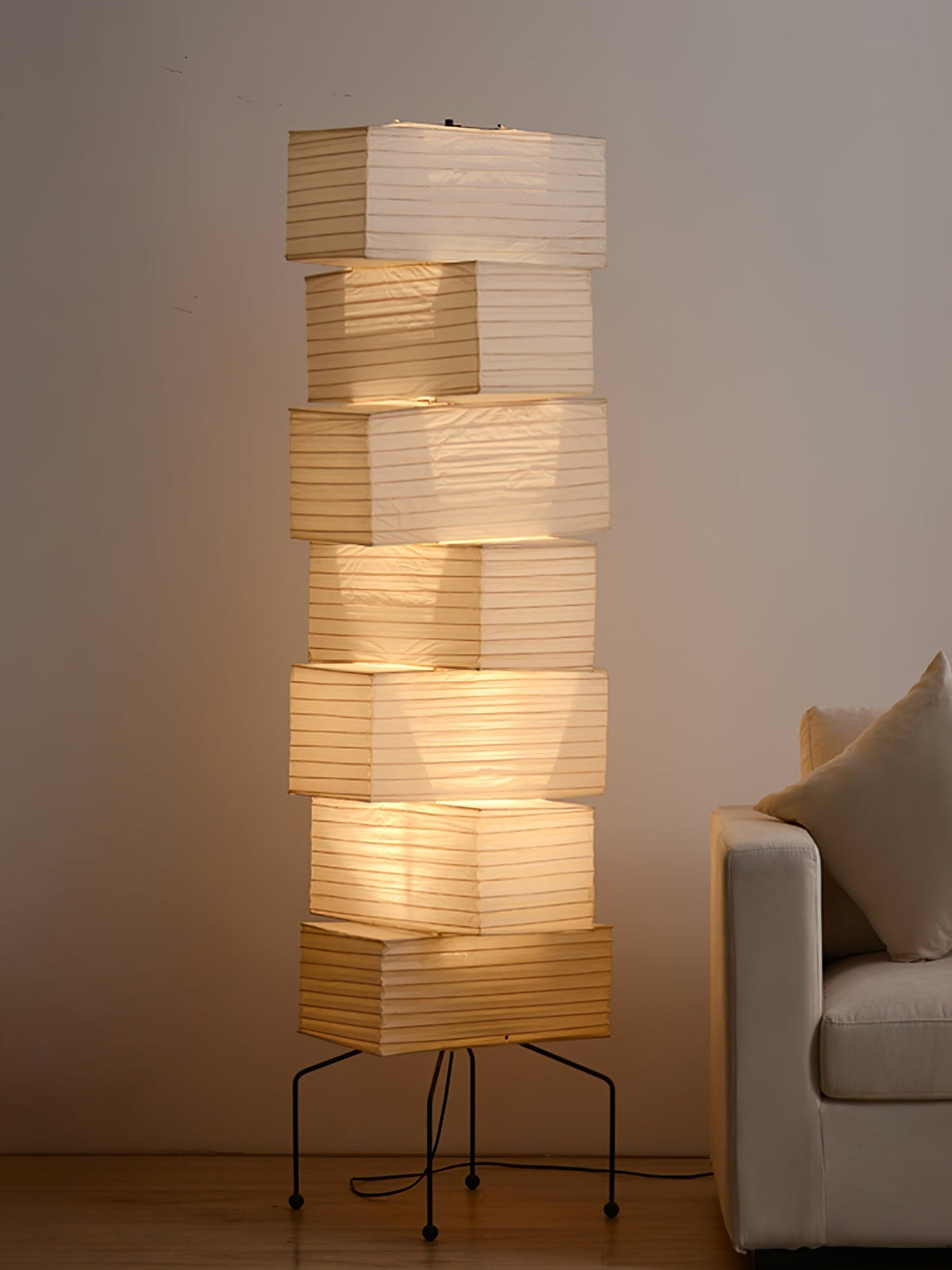 Avara lámpara de pie de papel