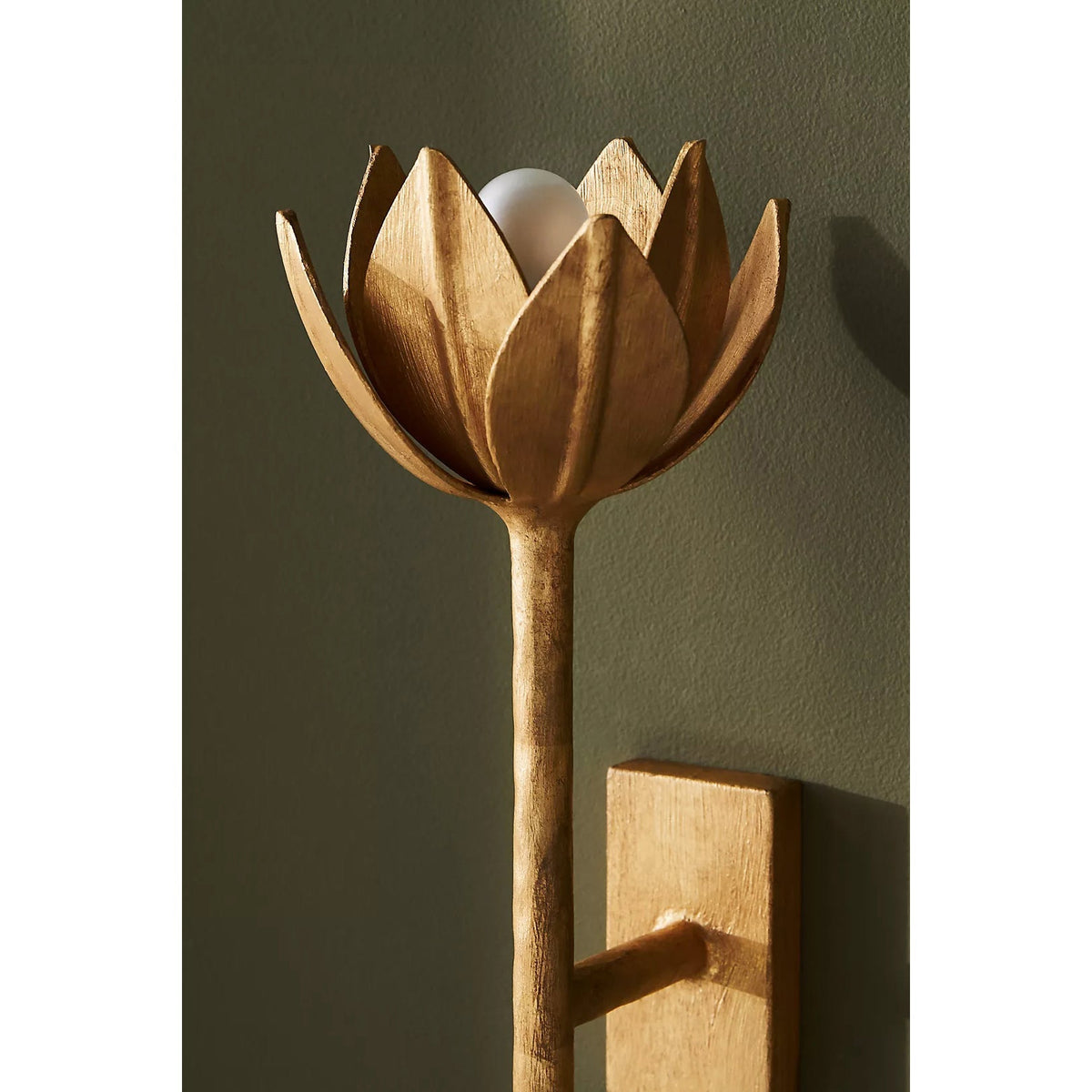 Clira aplique de pared Lotus floración en latón