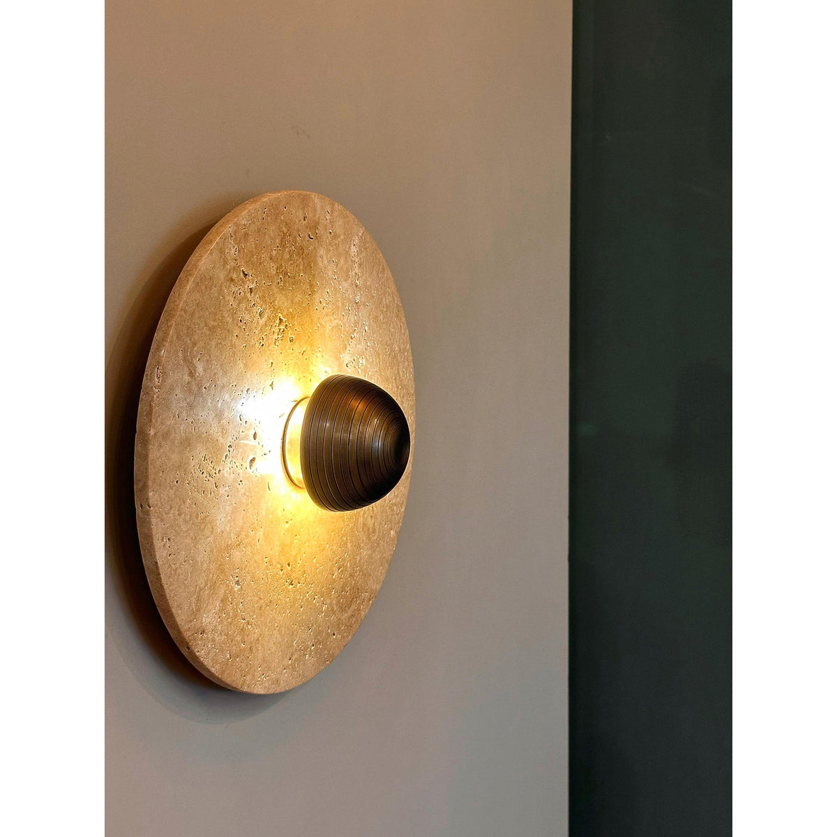 Orinthia aplique de pared
