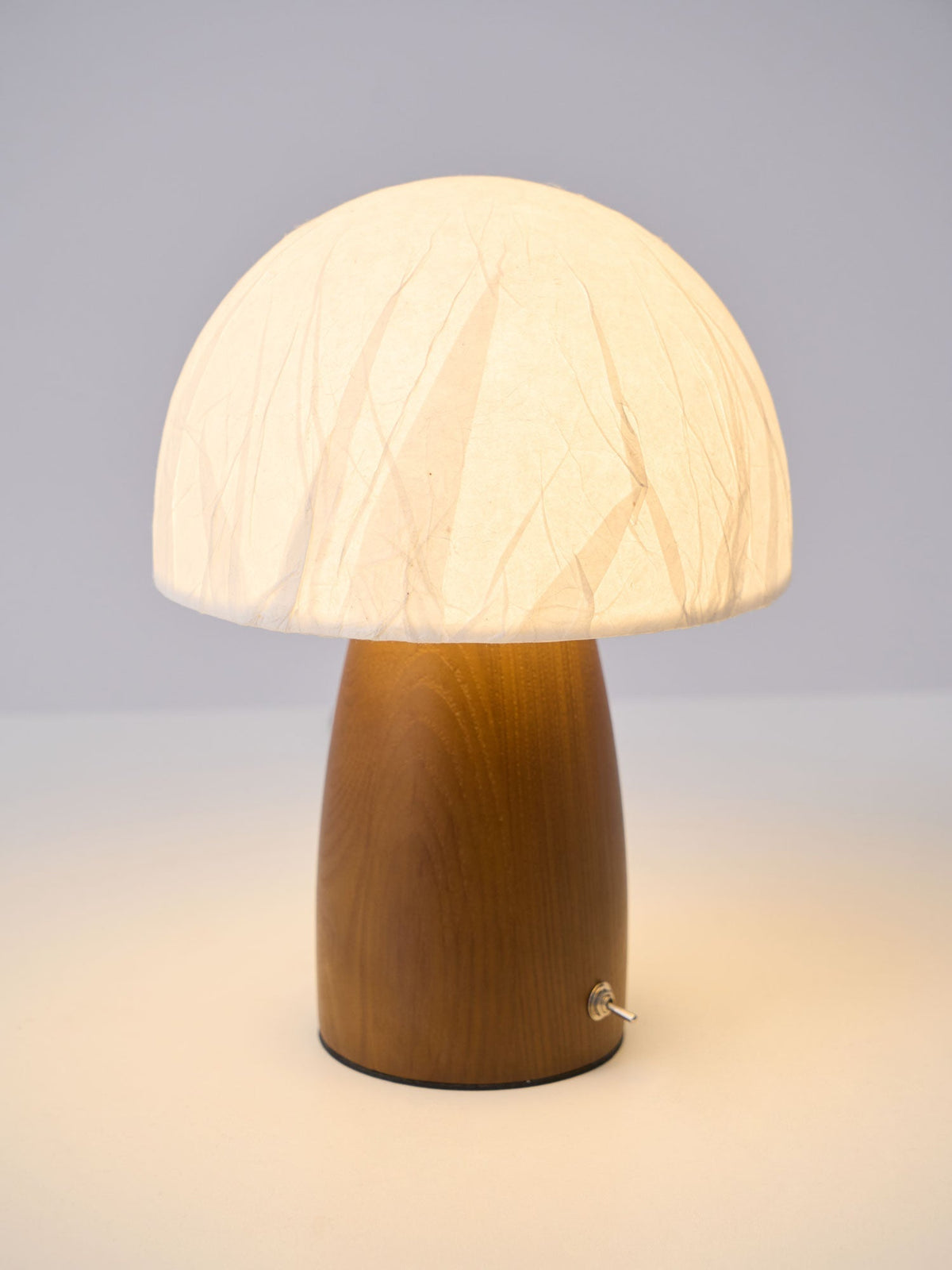 Nimbus lámpara de mesa de madera y tela