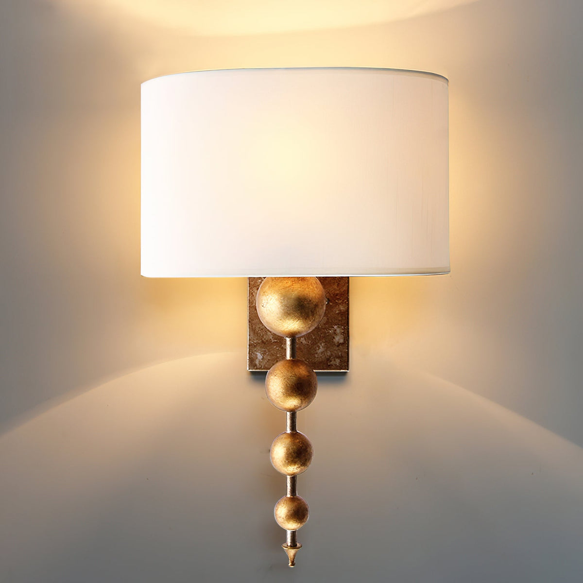 Eirikuvyn aplique de pared moderno premium de metal y tela