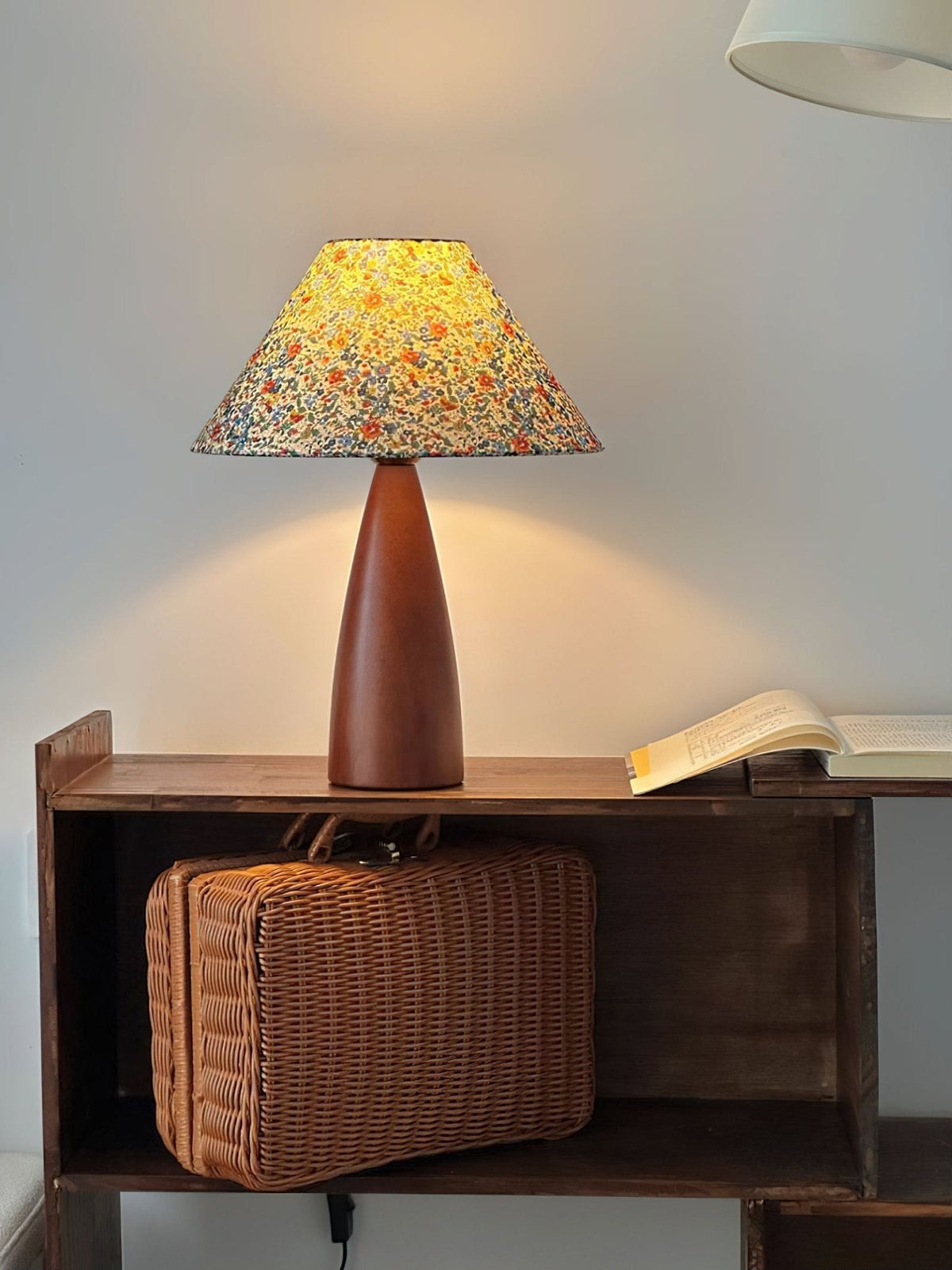 Ber lámpara de mesa vintage de madera