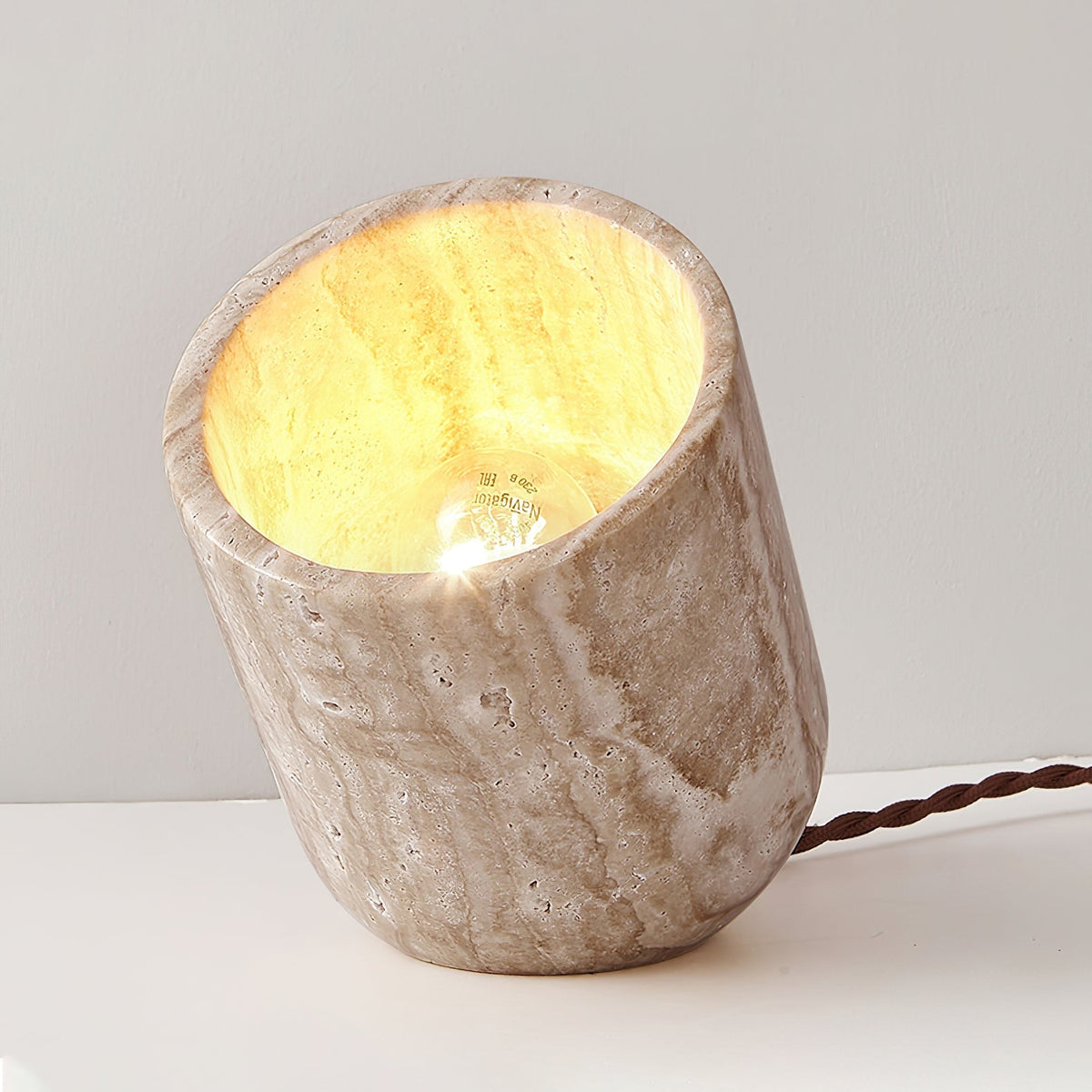 Valuaine lámpara de mesa travertino Tapered Block
