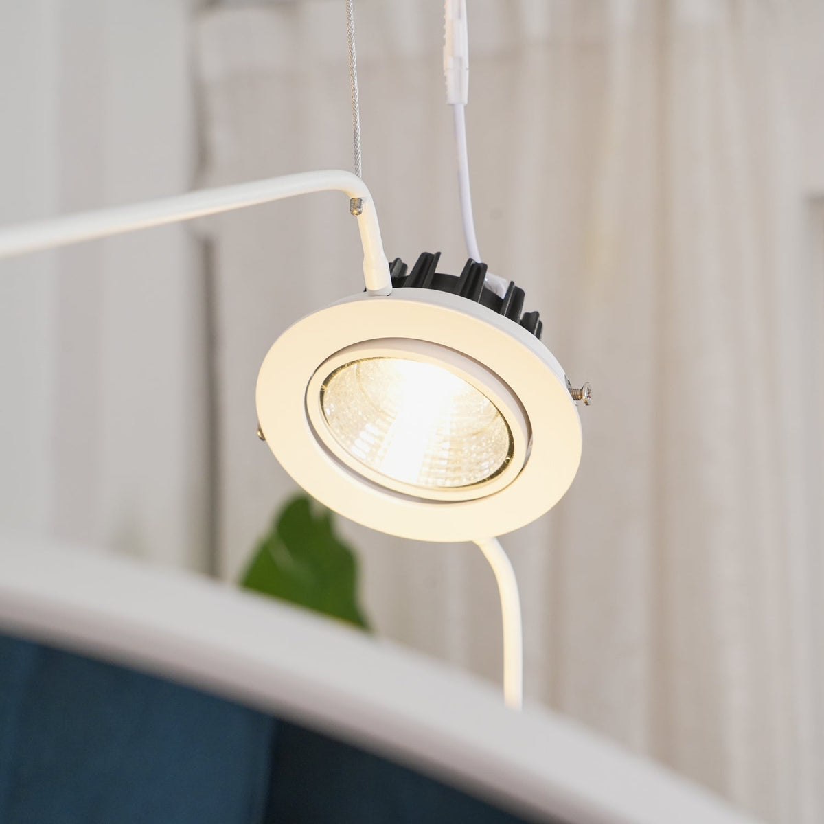 Brio lámpara colgante minimalista de acero