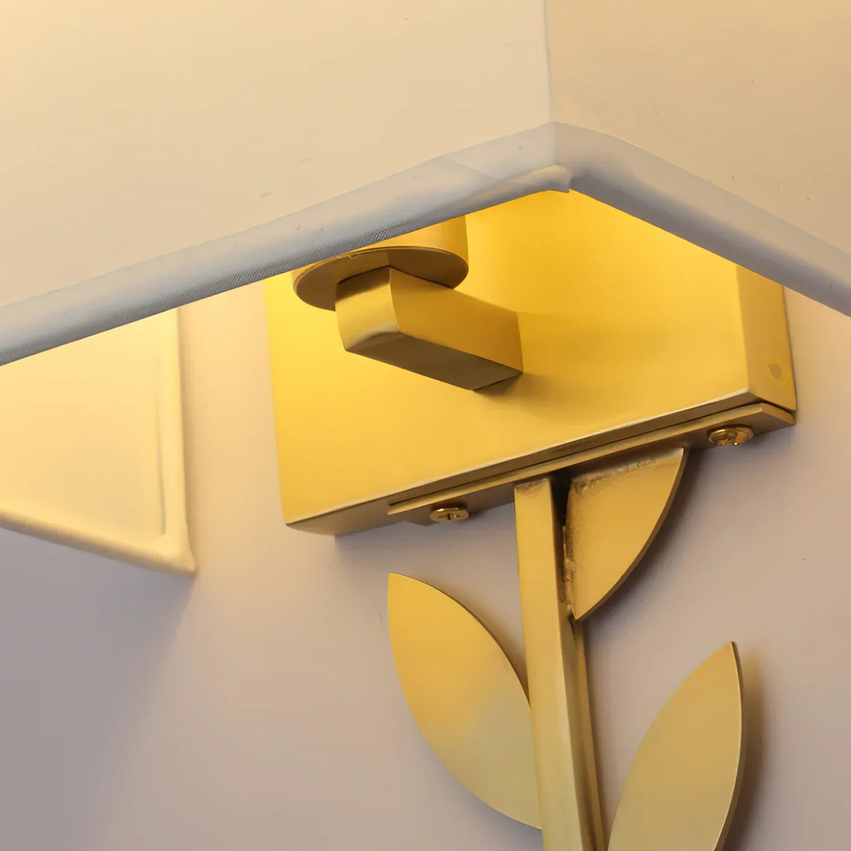 Verve Wall Lamp Brass Leaf Fabric