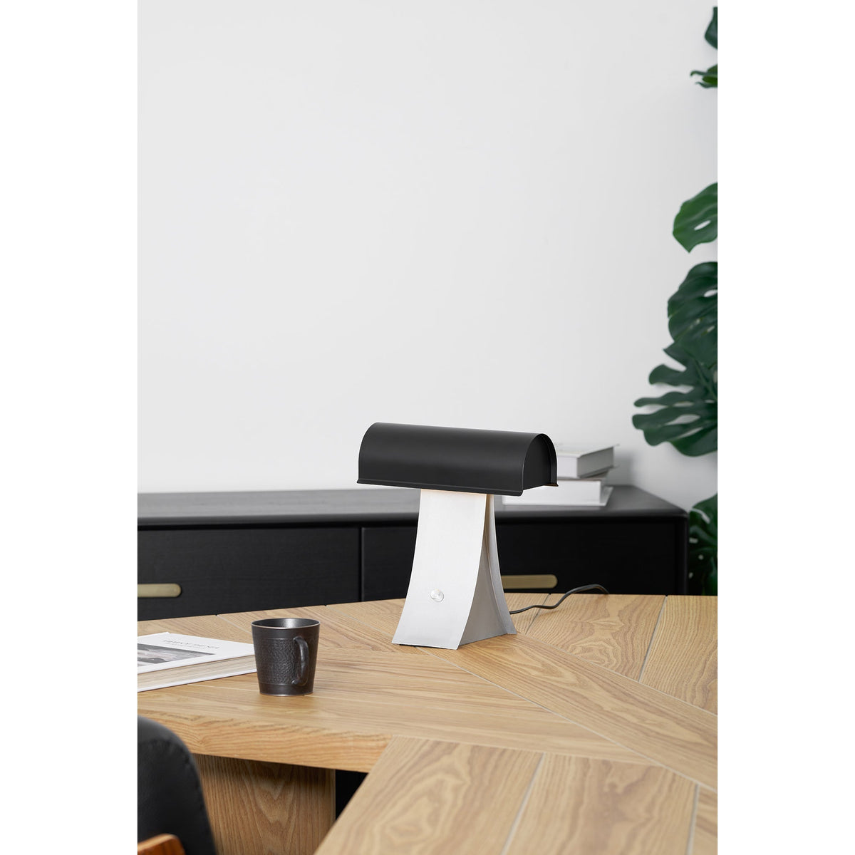 Noirvian lámpara de mesa
