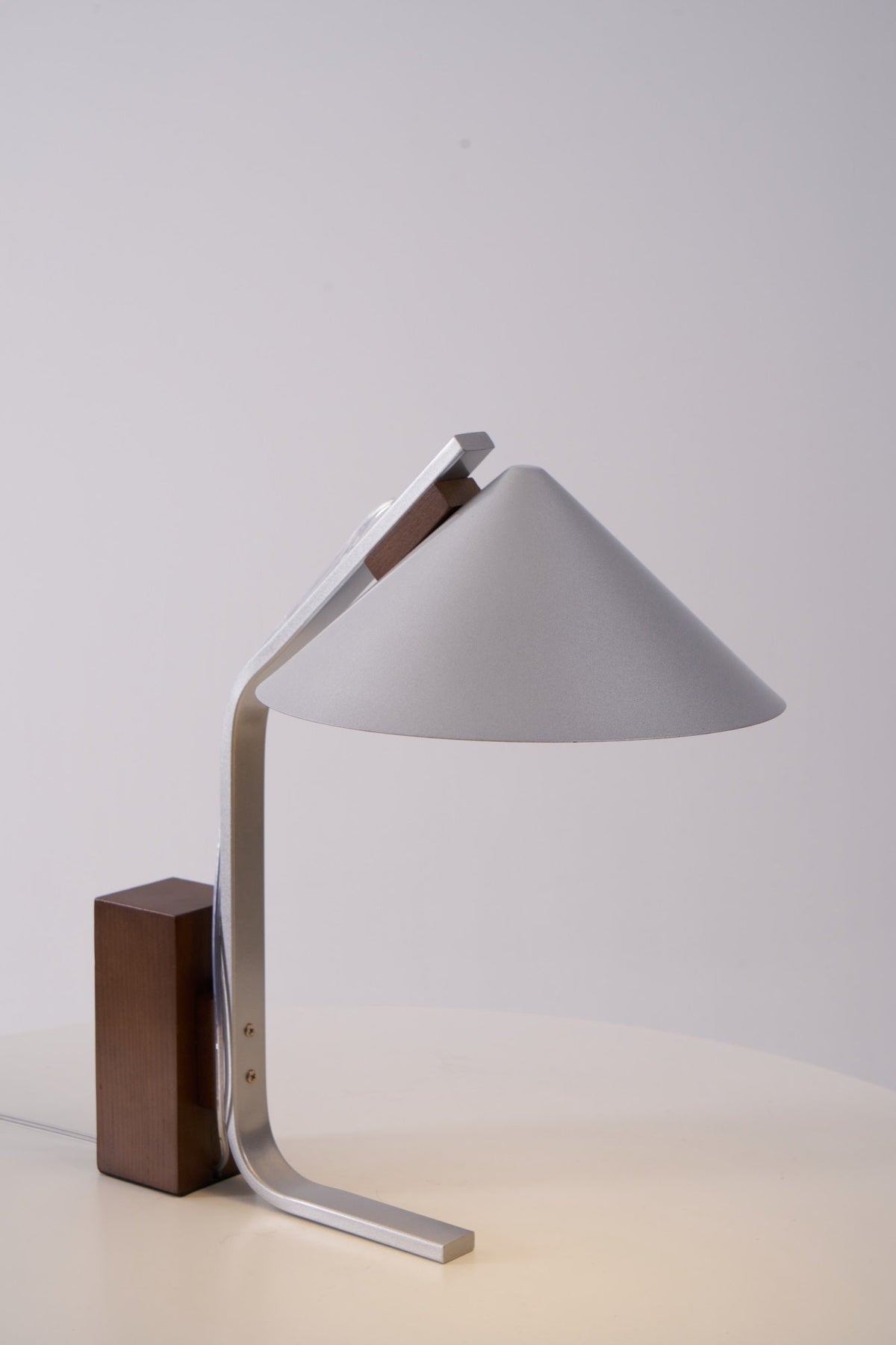Ireld lámpara de mesa moderna