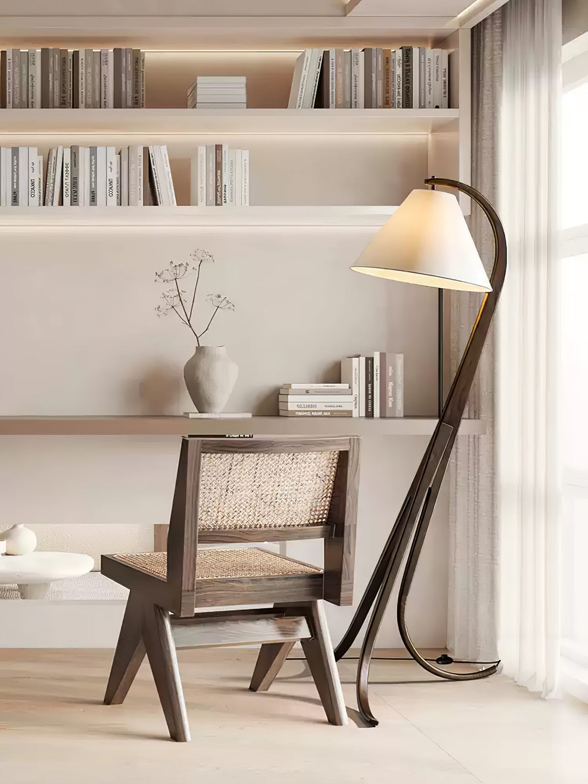 Udorila lámpara de pie curva de madera