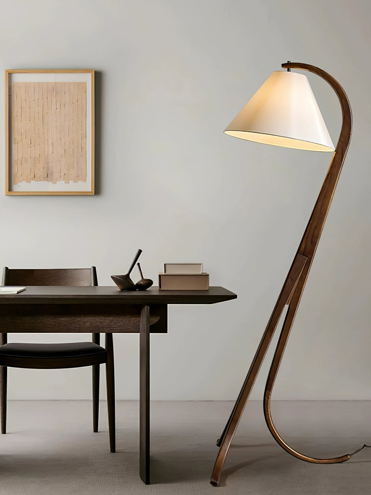 Udorila lámpara de pie curva de madera