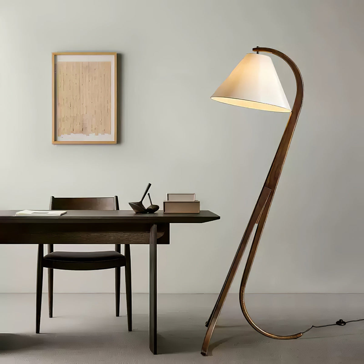 Udorila lámpara de pie curva de madera