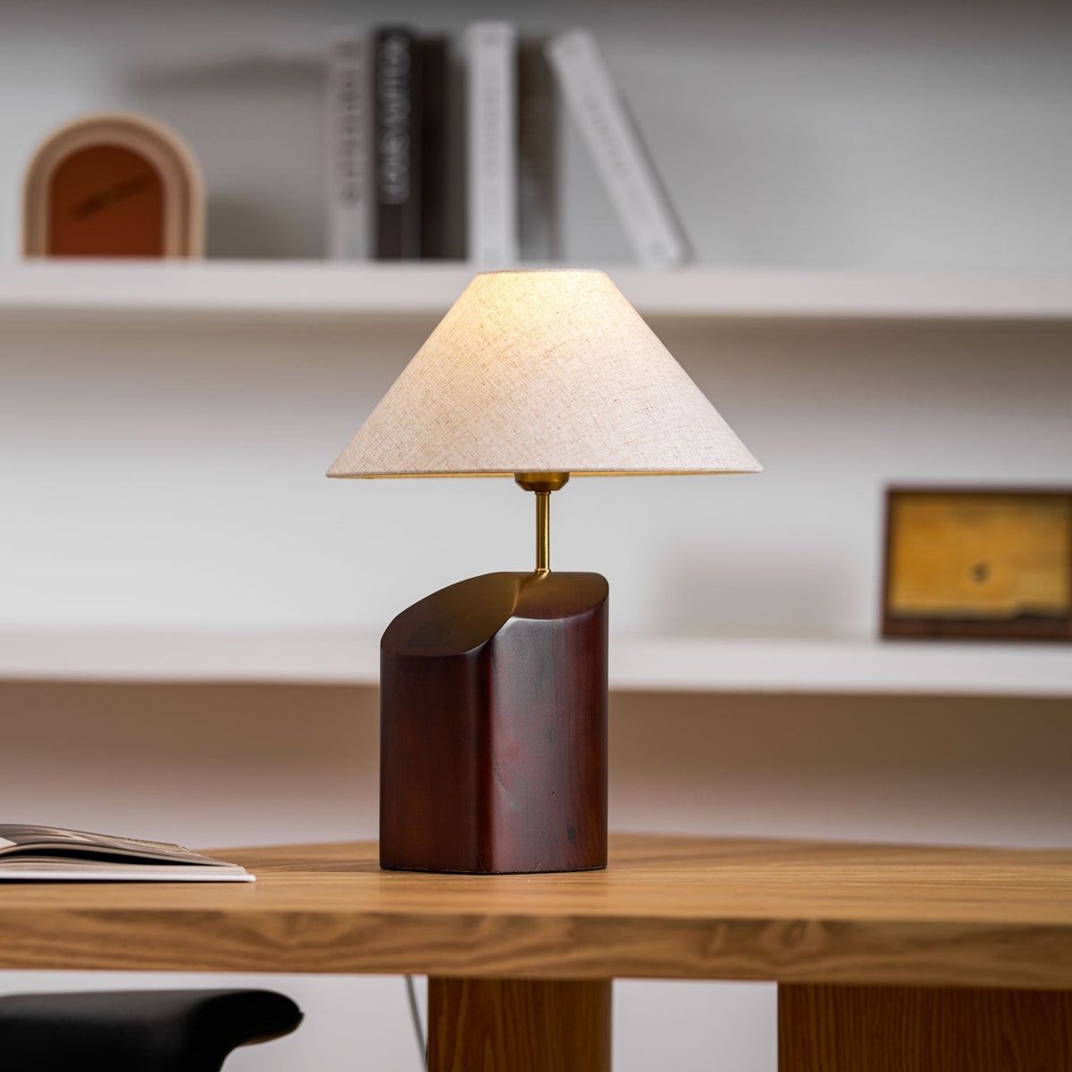 Halene lámpara de mesa de madera y tejido