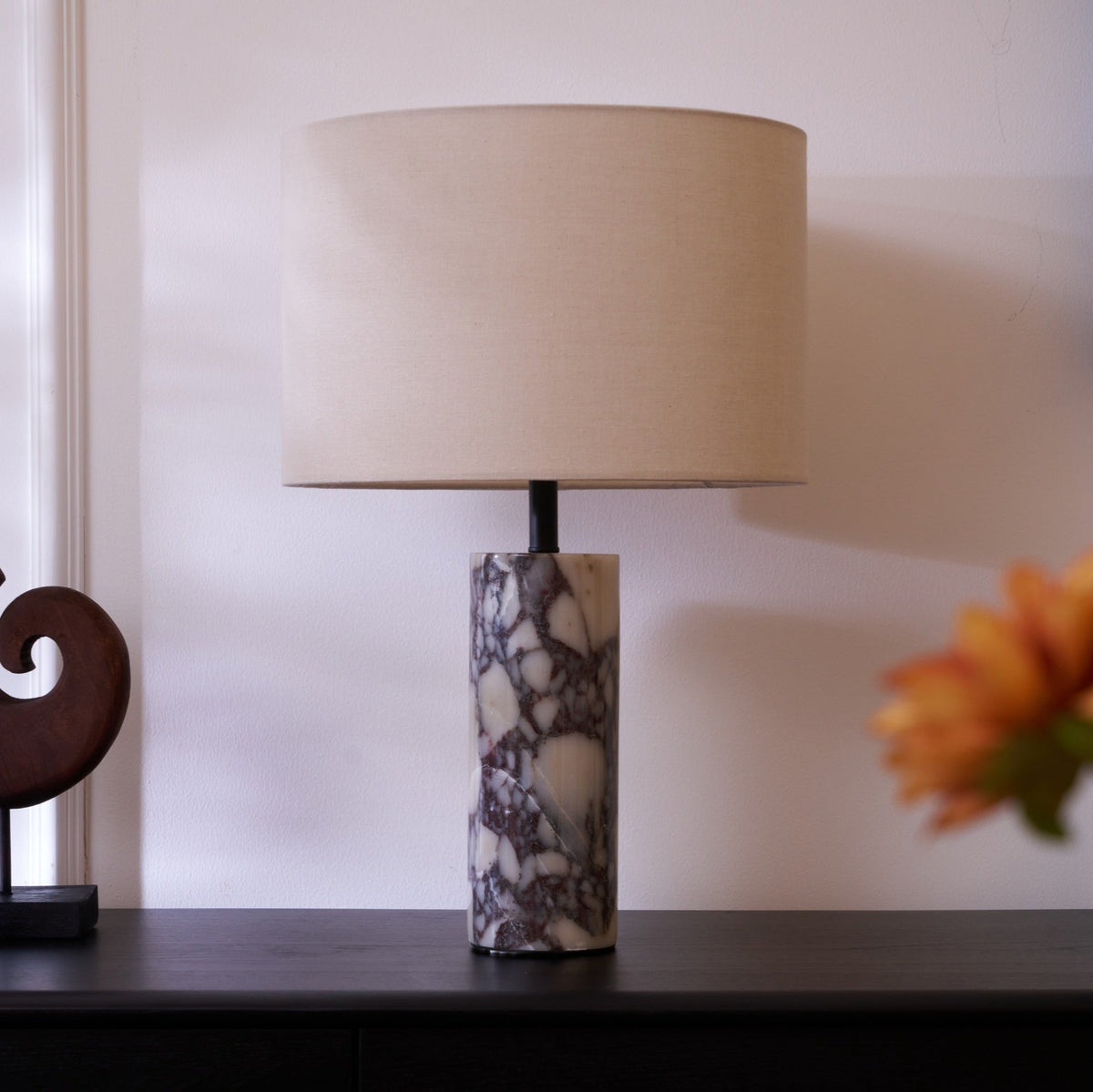 Vivo lámpara de mesa elegante de mármol