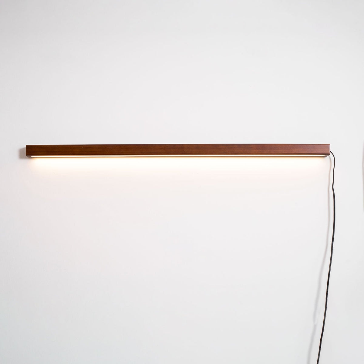 Bryf aplique de pared lineal de madera con enchufe enchufable