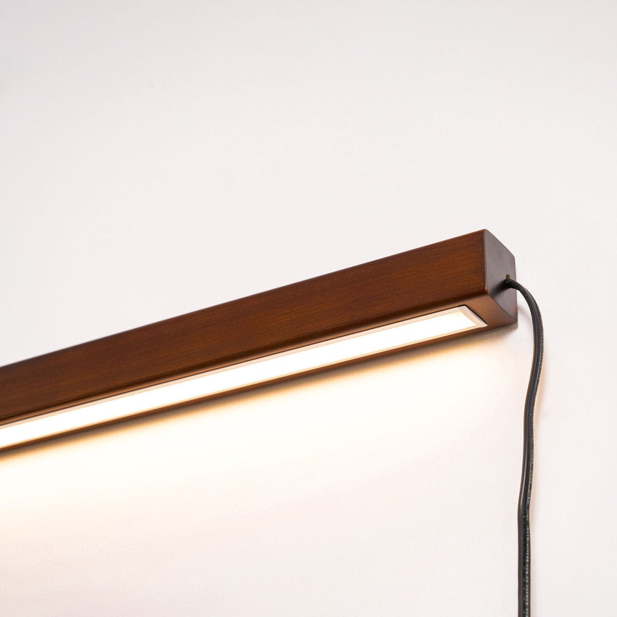 Bryf aplique de pared lineal de madera con enchufe enchufable