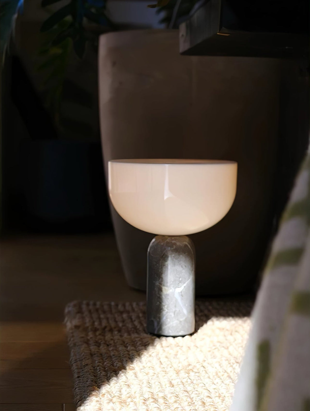Vicky lámpara de mesa minimalista de mármol