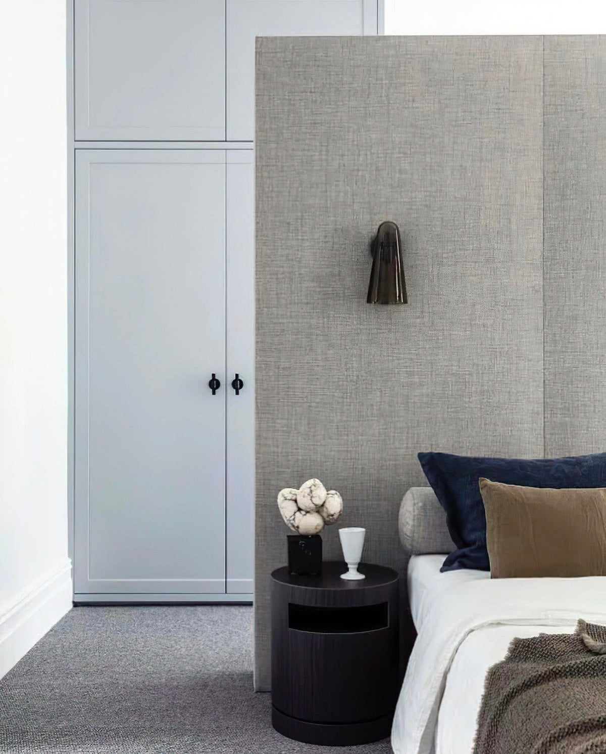 Lioririella aplique de pared con pantalla de vidrio cónico