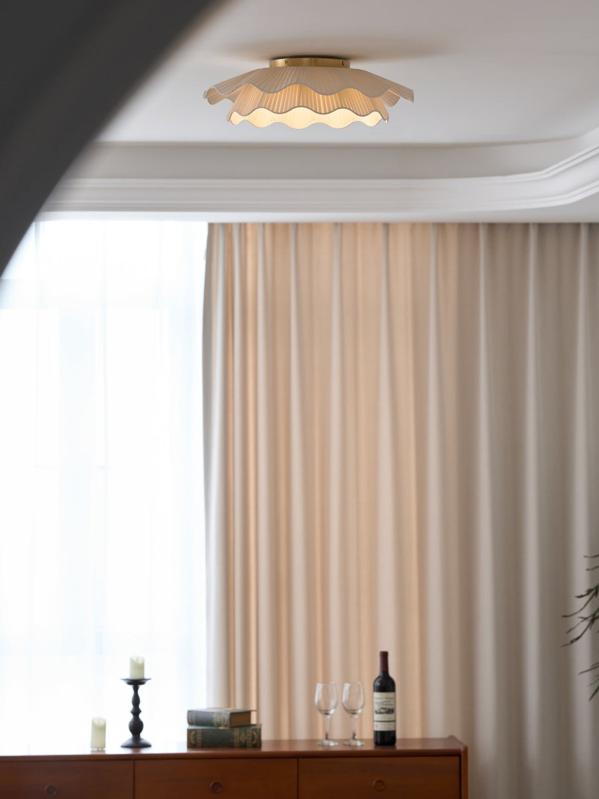 Mylirira lámpara de techo Premium elegancia onda con pantalla de tejido y acabado en latón