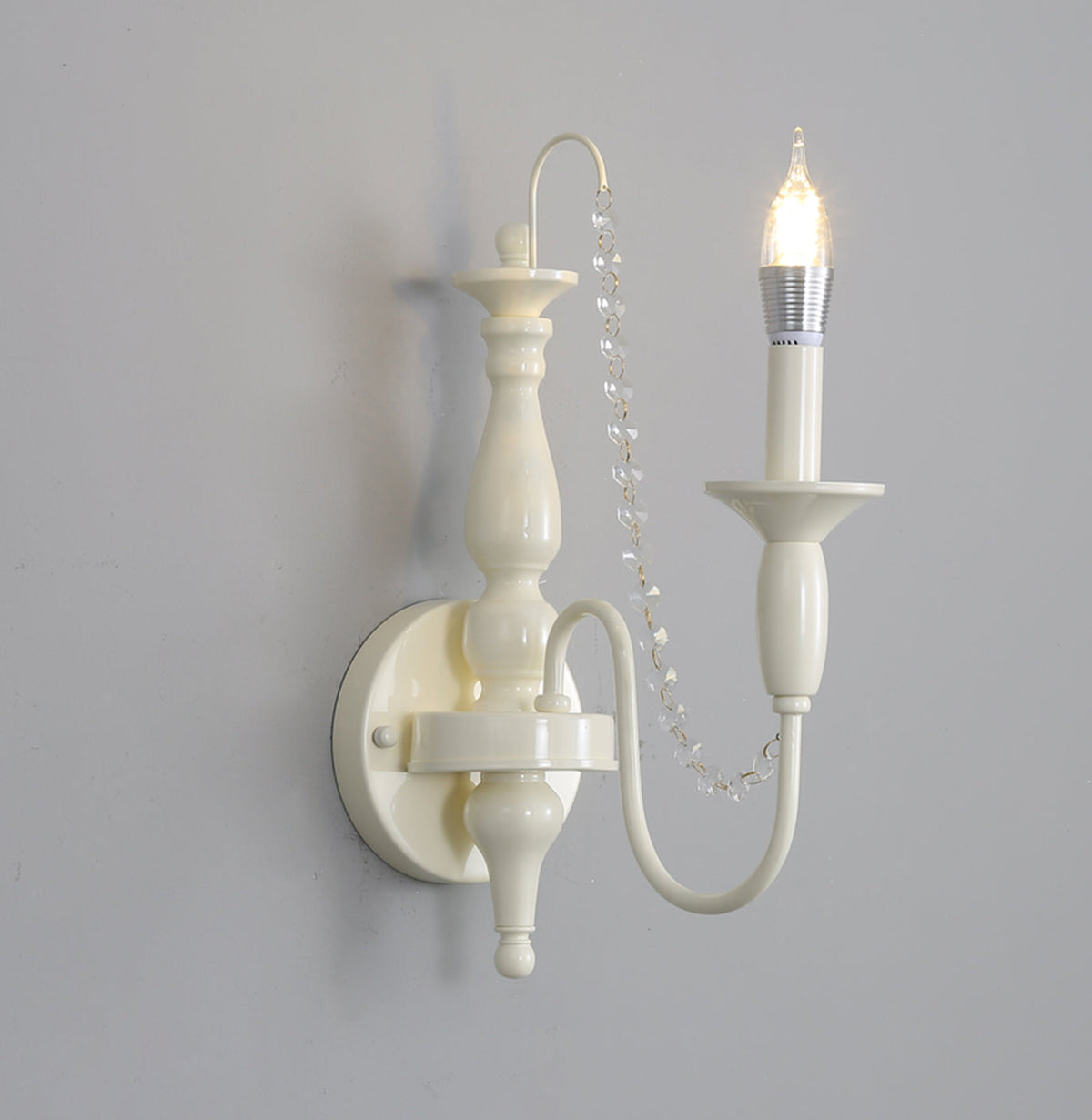Jarnbruvys aplique de pared tradicional de vela en metal con decoración de cristal