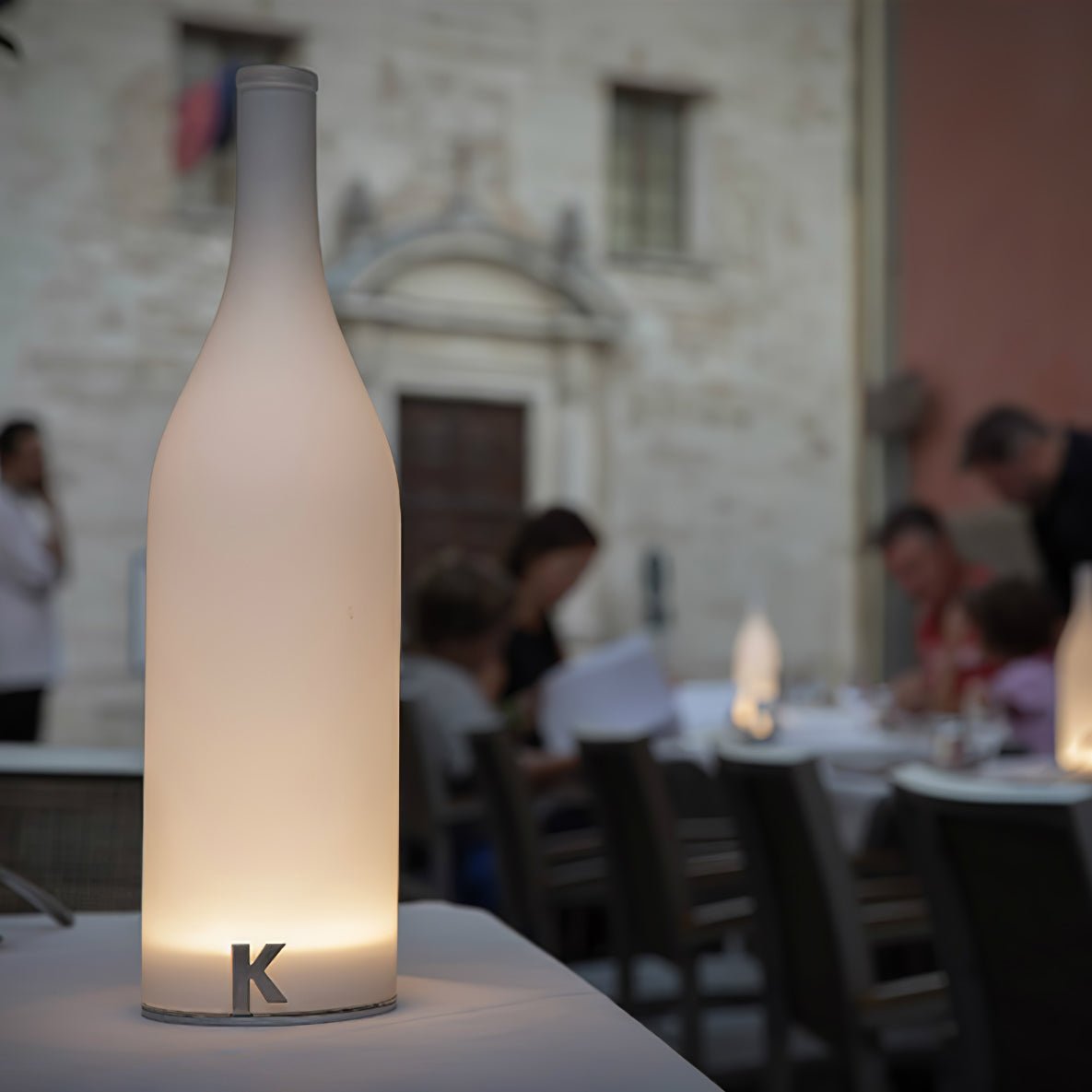 Vino lámpara de mesa con batería integrada