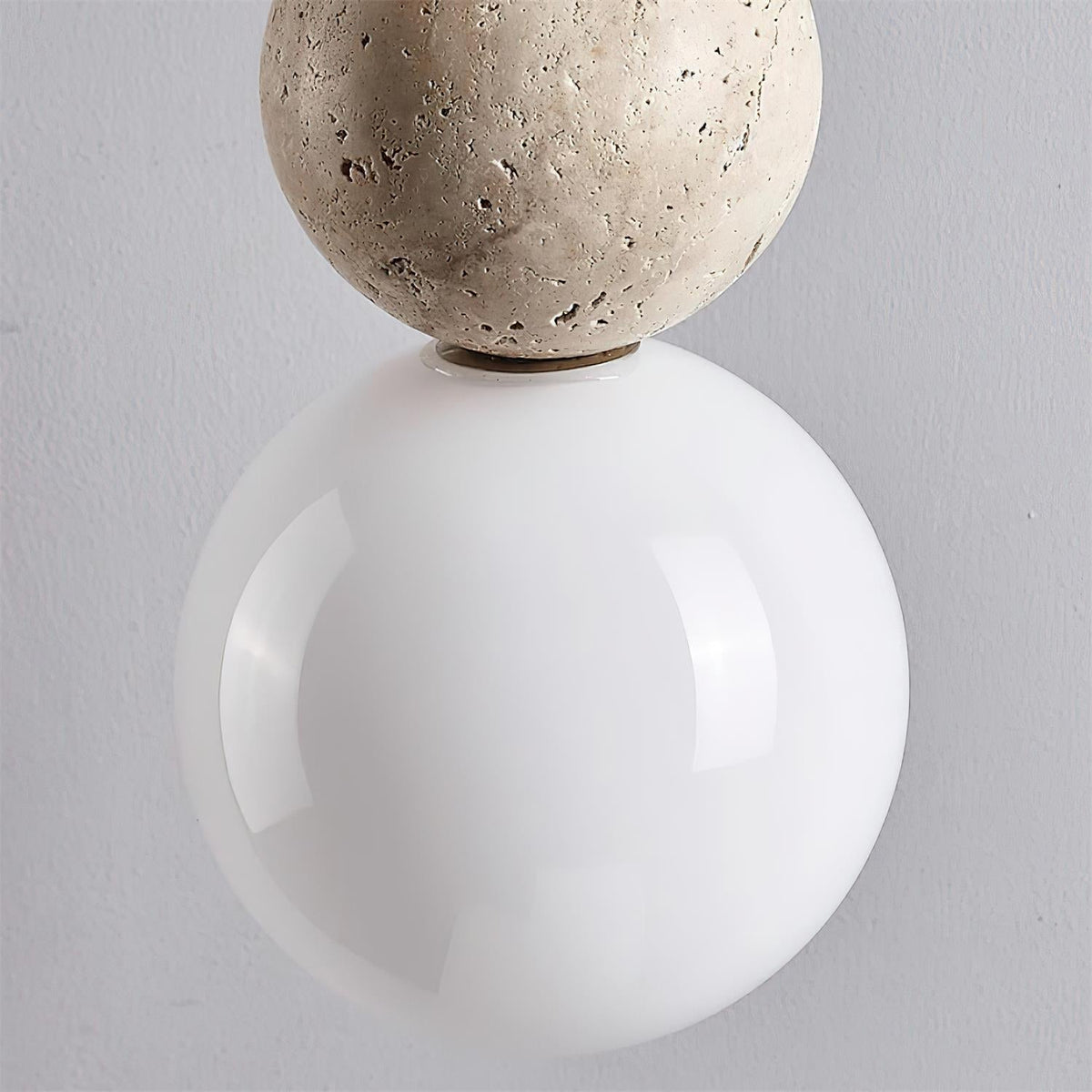 Giona lámpara colgante con esfera de travertino y madera neutro