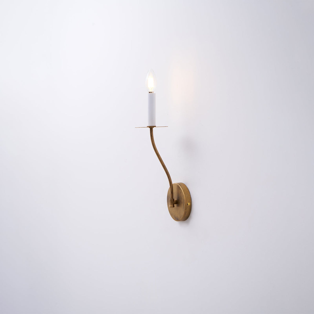 Eris Wall Lamp Brass