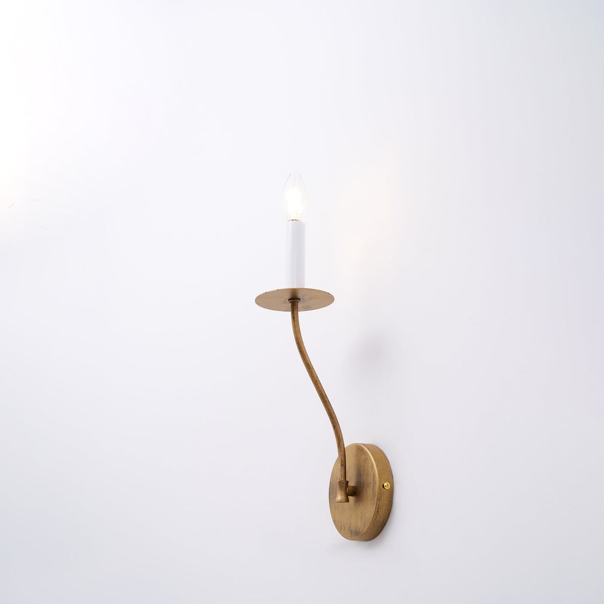 Eris Wall Lamp Brass