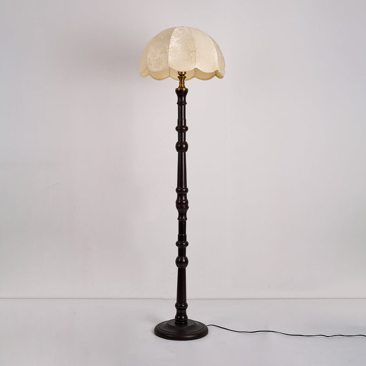 Maverick lámpara de pie Vintage de madera