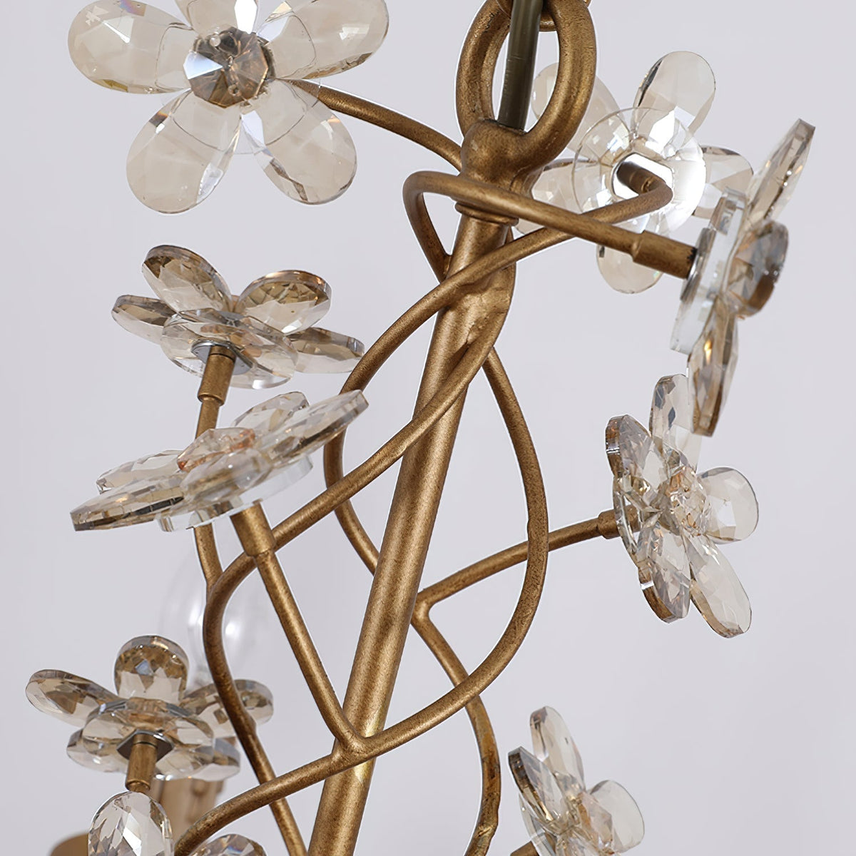 Ornuvyu lámpara de araña postmoderna de lujo con metal transparente y decoración de cristal