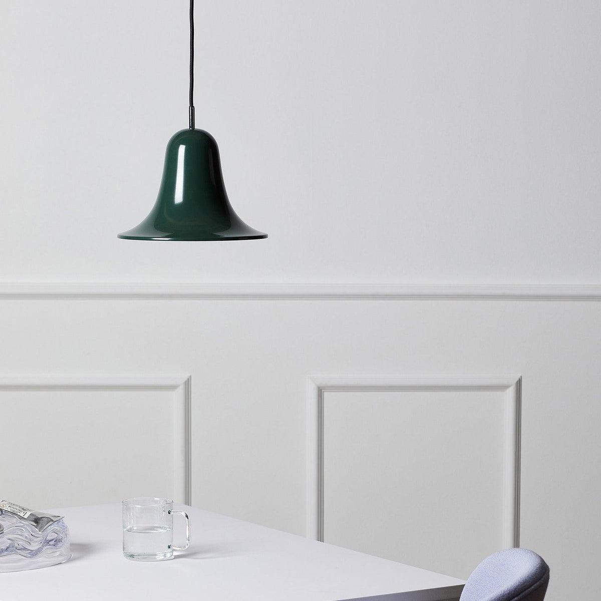 Nevin lámpara colgante minimalista con pantalla en forma de campana