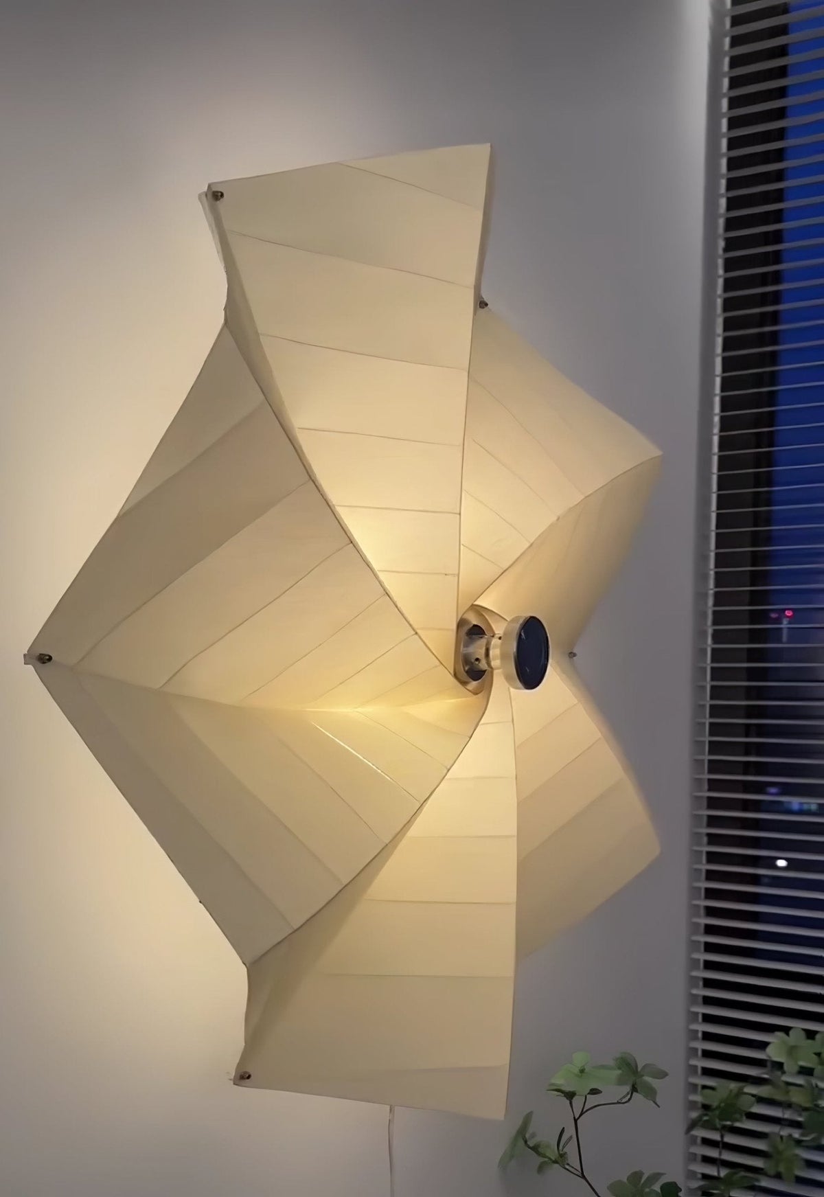 Liniise lámpara colgante de tejido con sombra plisada beige