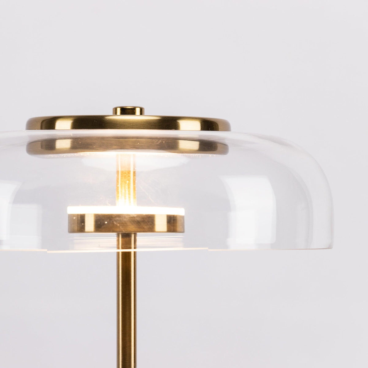 Rinelette lámpara de mesa con pantalla de vidrio transparente y base de madera