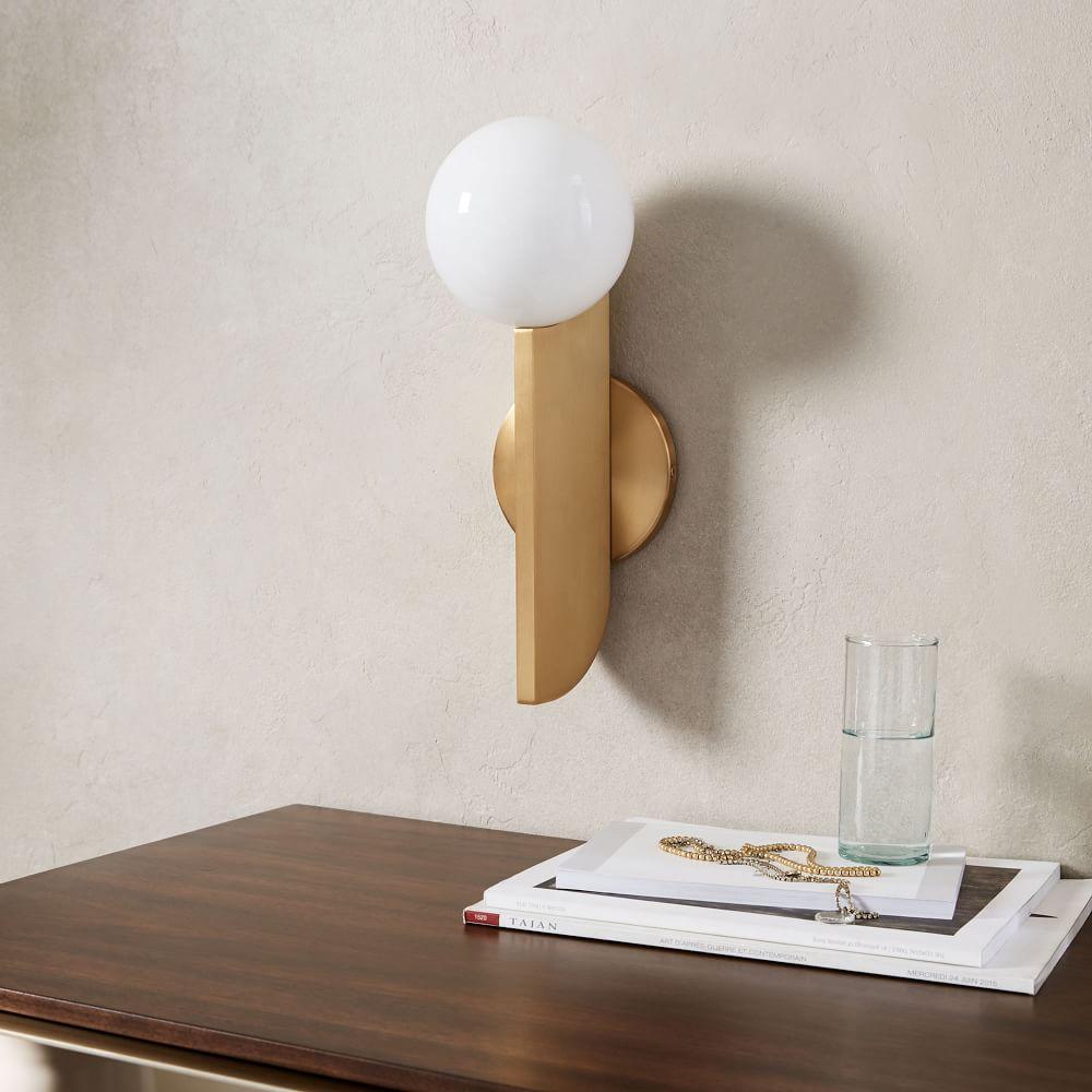 Liorarelle aplique de pared con esfera de vidrio y cuerpo escultórico delgado