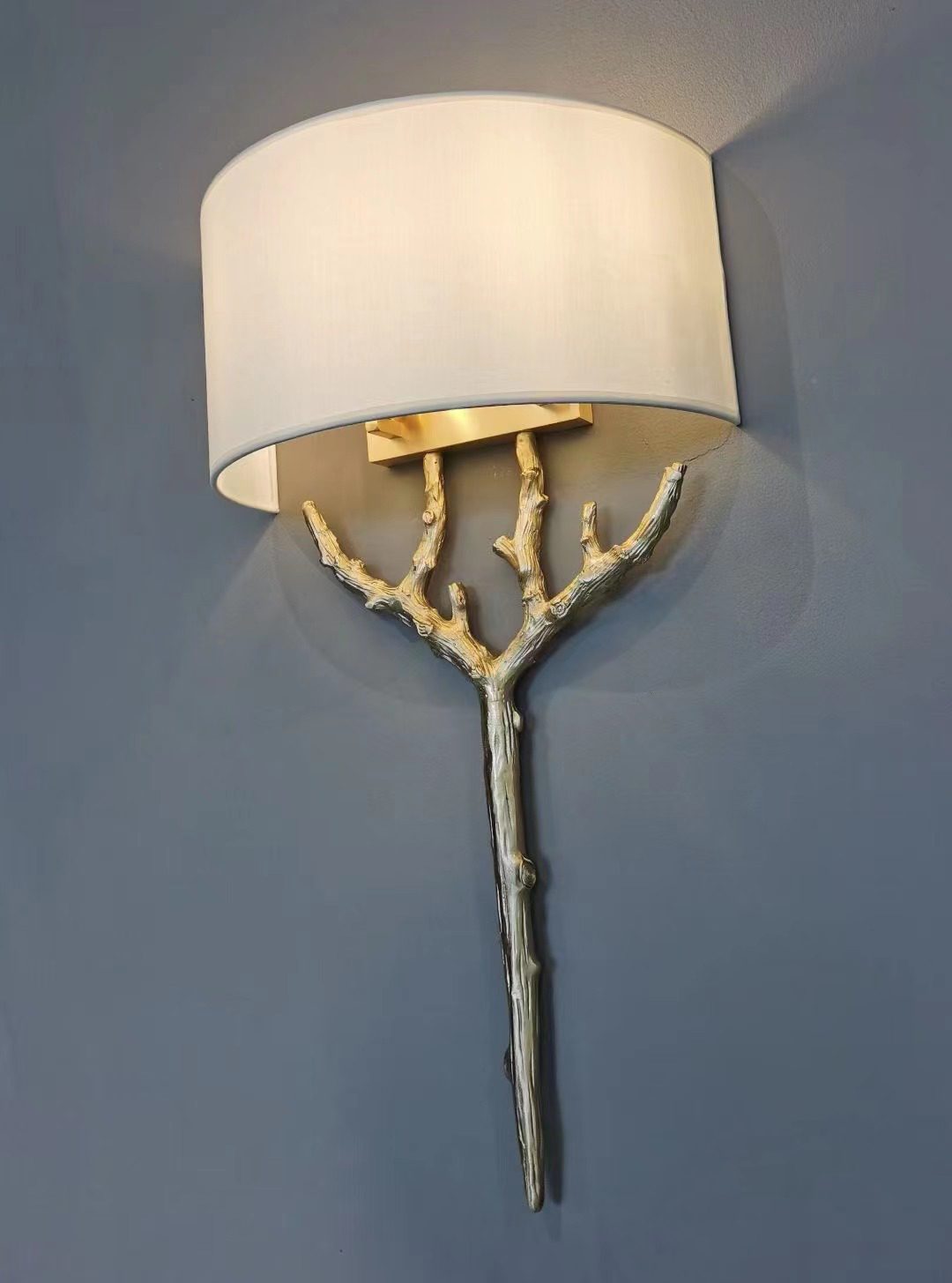 Ceryndir Antler aplique de pared de latón