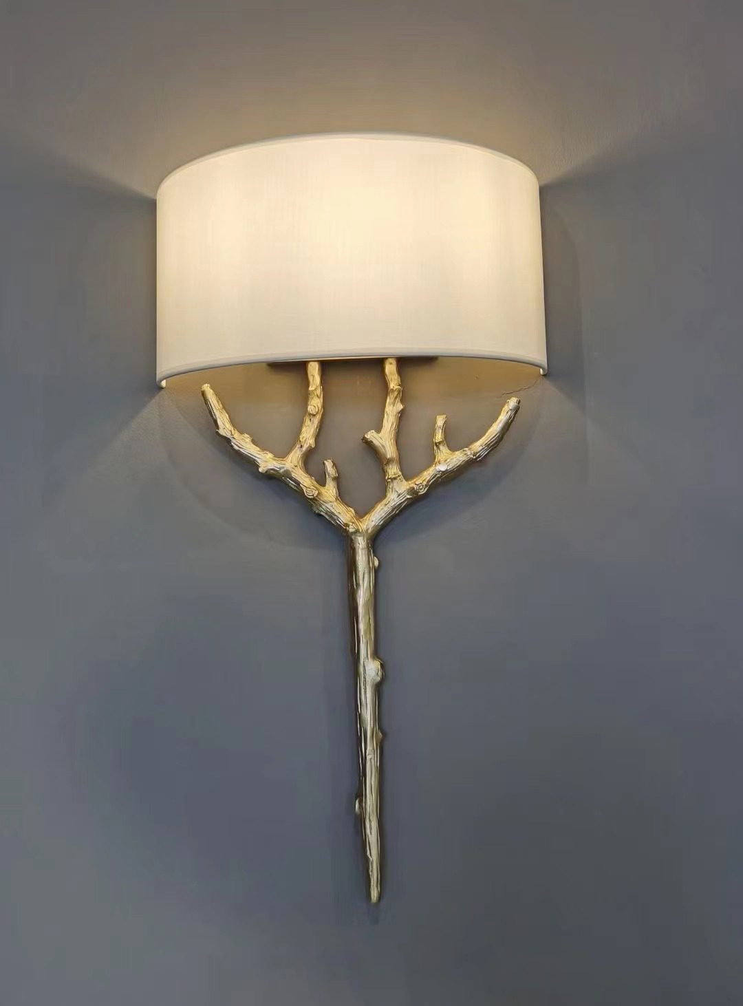 Ceryndir Antler aplique de pared de latón